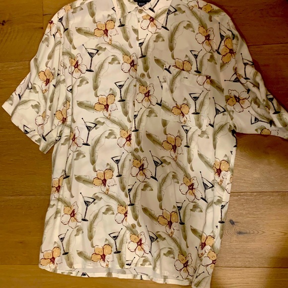 Tiki button down - Picture 2 of 2